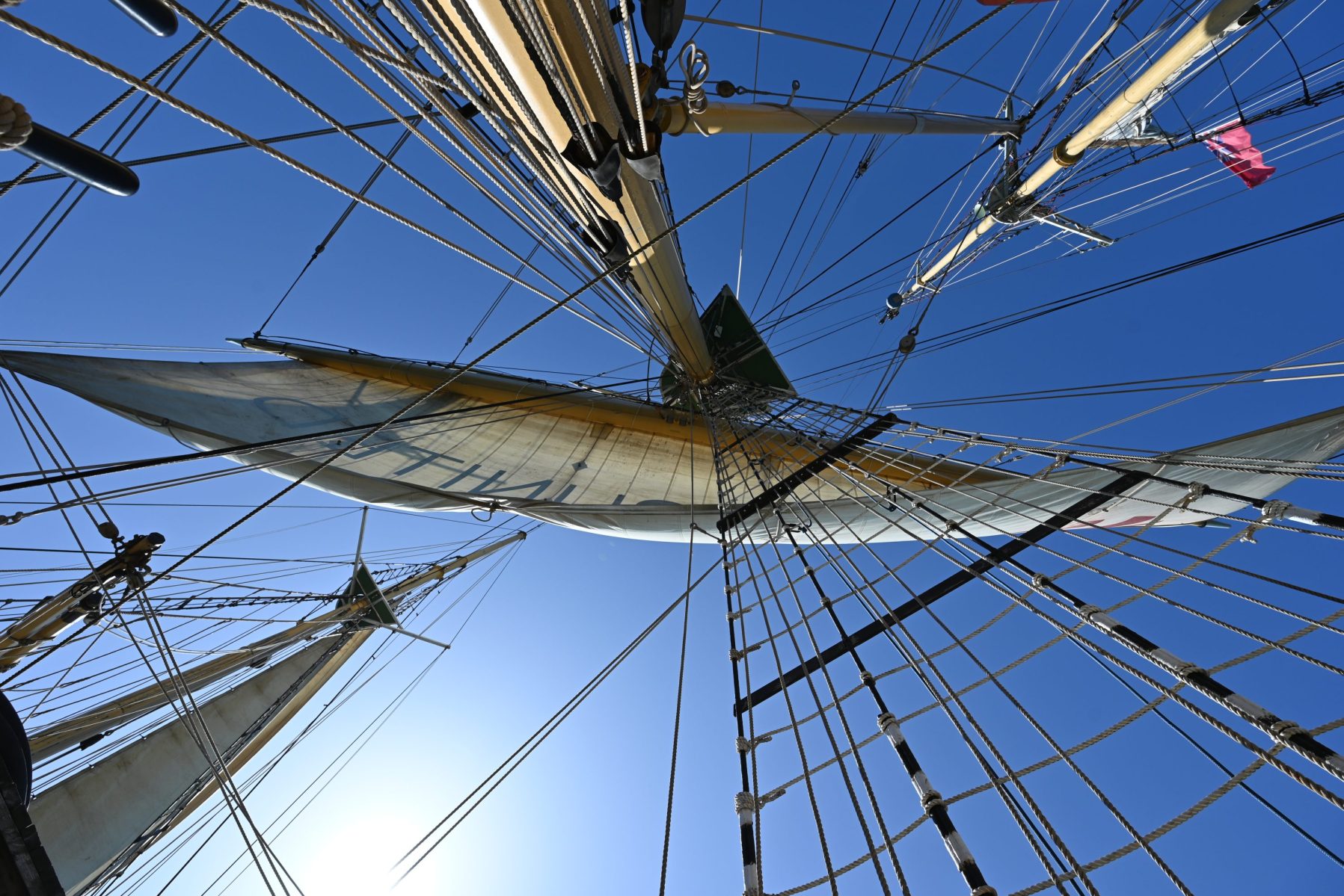 Corse and topsail set