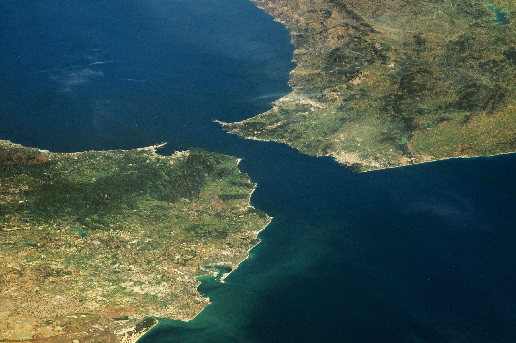 By NASA/NASA Earth Observatory - https://earthobservatory.nasa.gov/images/151478/the-strait-of-gibraltar, Public Domain, https://commons.wikimedia.org/w/index.php?curid=133637787
